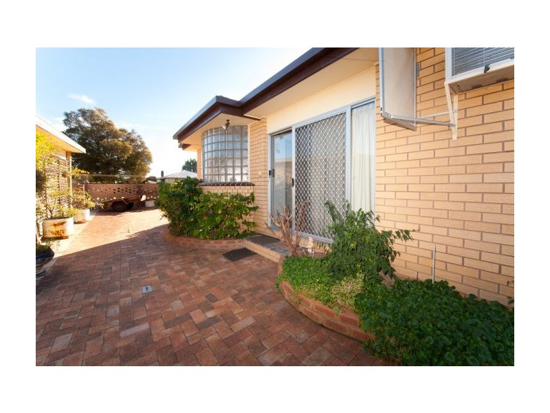 457 Bell St, Lavington NSW 2641