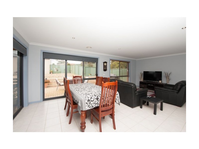 557 Nagle Rd, Lavington NSW 2641