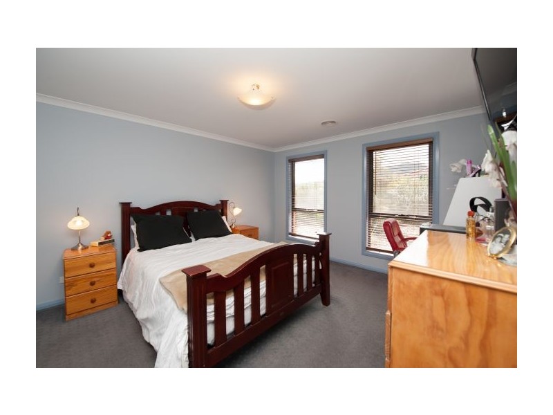 557 Nagle Rd, Lavington NSW 2641