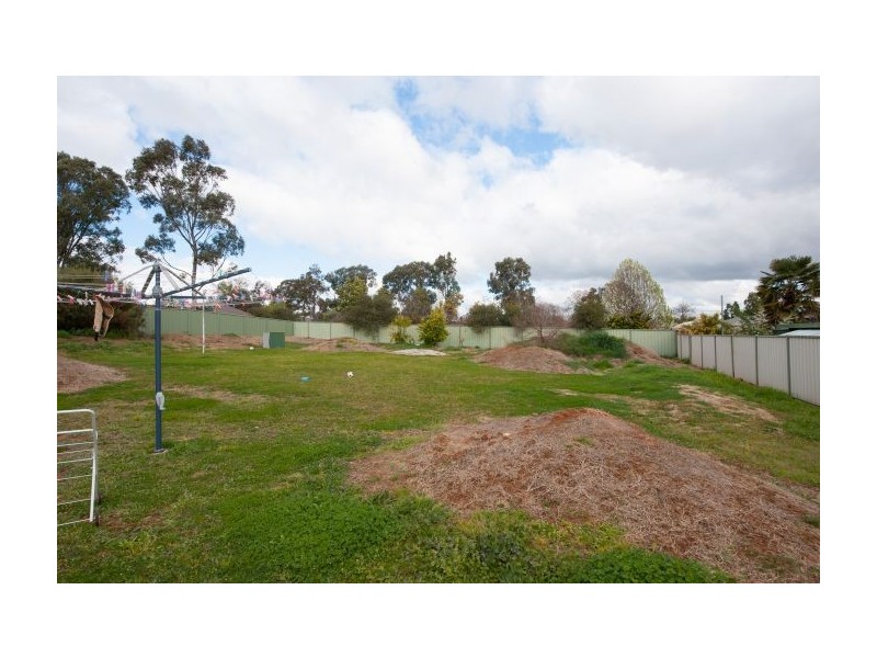 557 Nagle Rd, Lavington NSW 2641