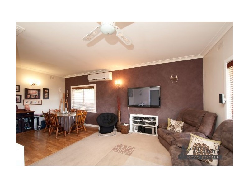 493 Kaitlers Rd, Lavington NSW 2641