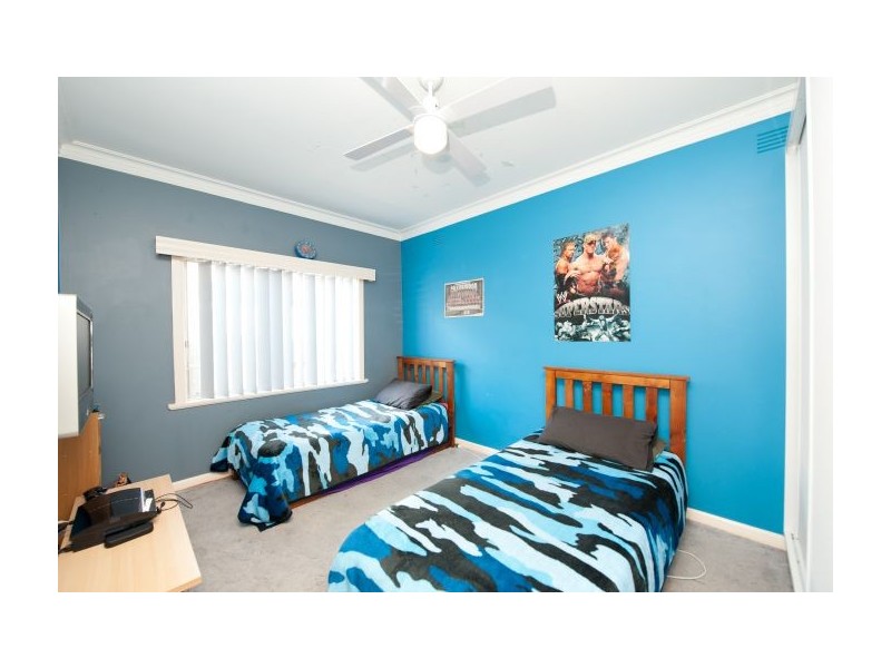 493 Kaitlers Rd, Lavington NSW 2641