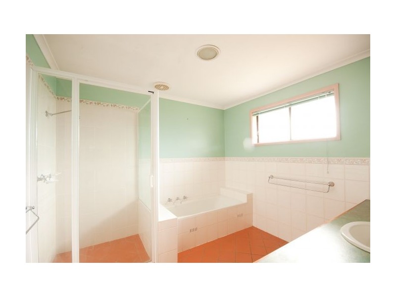 62 Sunset Dr, West Albury NSW 2640