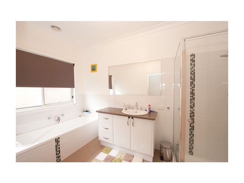 7 Darga Place, Lavington NSW 2641