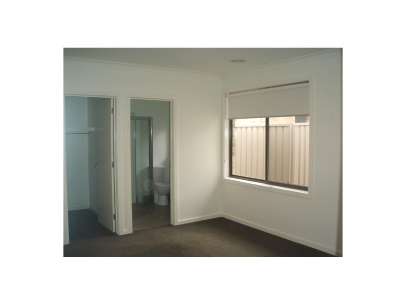 2 Darga Place, Lavington NSW 2641