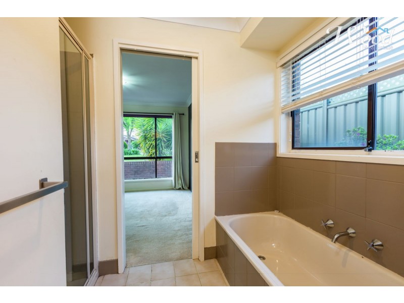 10 Kennedia Street, Thurgoona NSW 2640