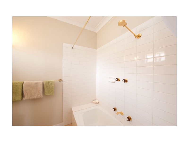 475 Kaitlers Road, Lavington NSW 2641