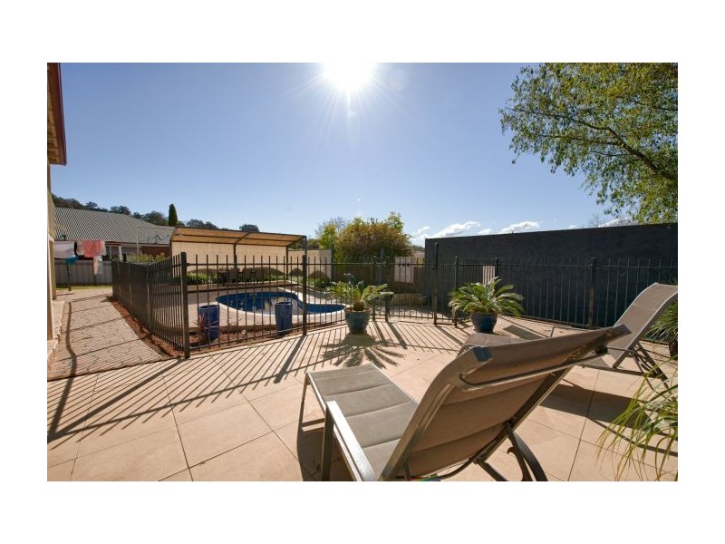 10 Orchard Way, Lavington NSW 2641