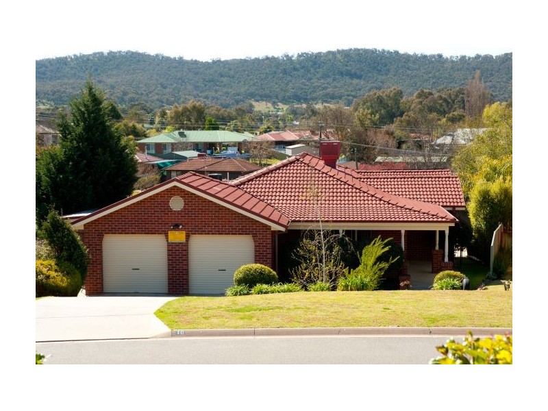 10 Orchard Way, Lavington NSW 2641