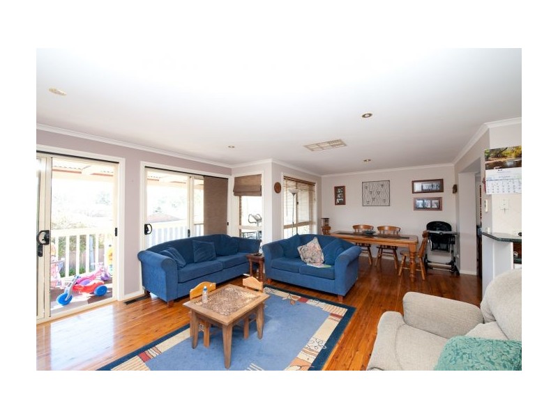 10 Orchard Way, Lavington NSW 2641