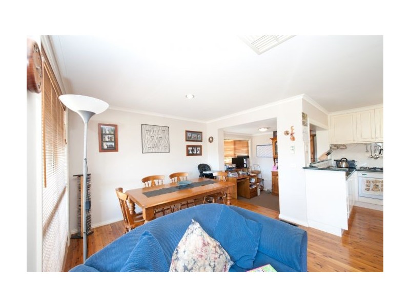 10 Orchard Way, Lavington NSW 2641