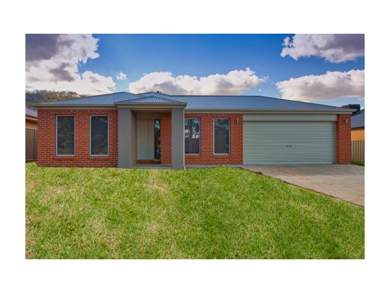 820 Union Road, Lavington NSW 2641