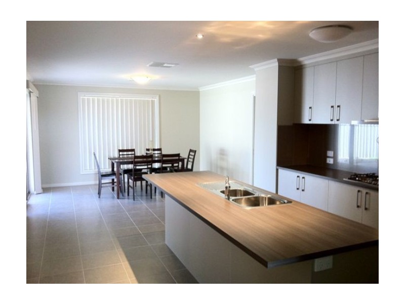 54 Egrett Way, Thurgoona NSW 2640