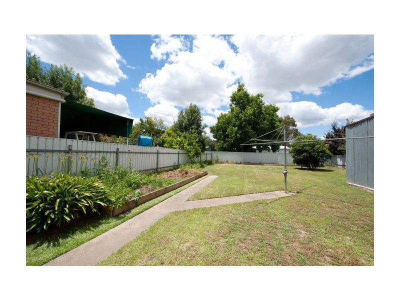 364 Eden St, Lavington NSW 2641