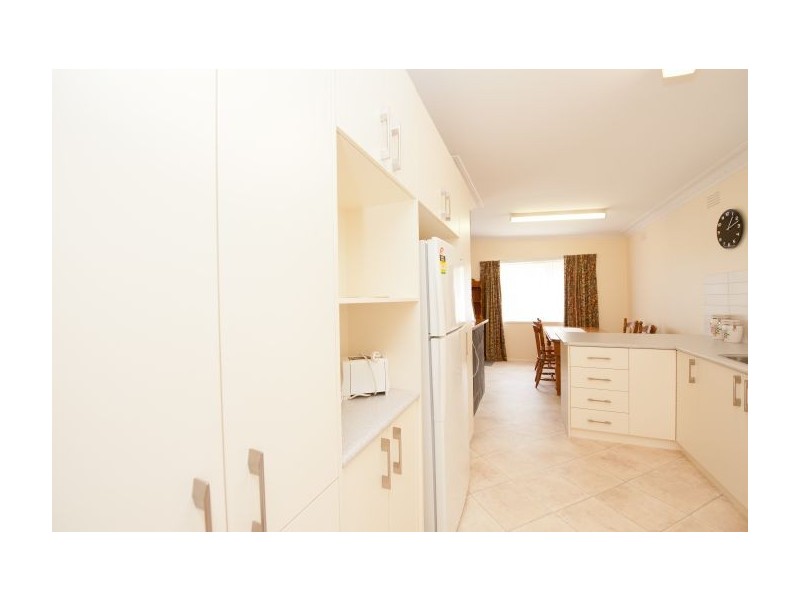 364 Eden St, Lavington NSW 2641