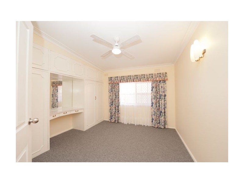 364 Eden St, Lavington NSW 2641
