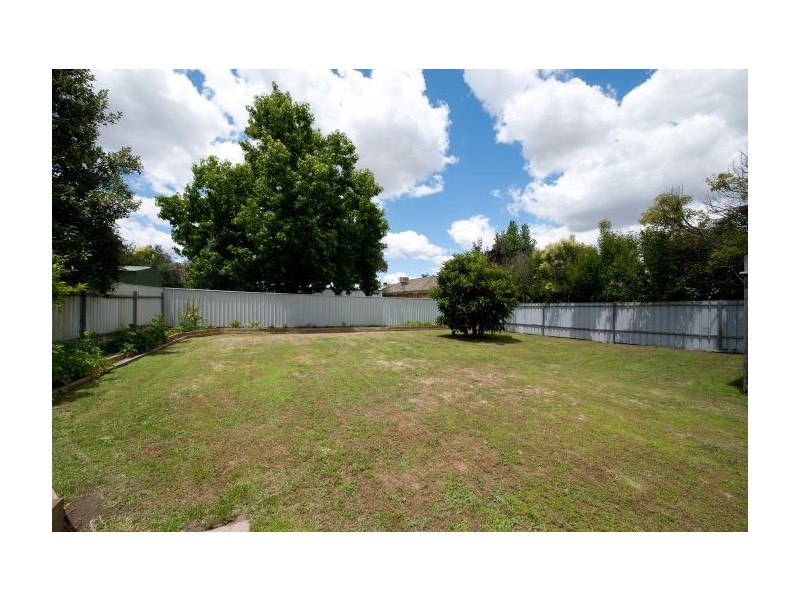 364 Eden St, Lavington NSW 2641