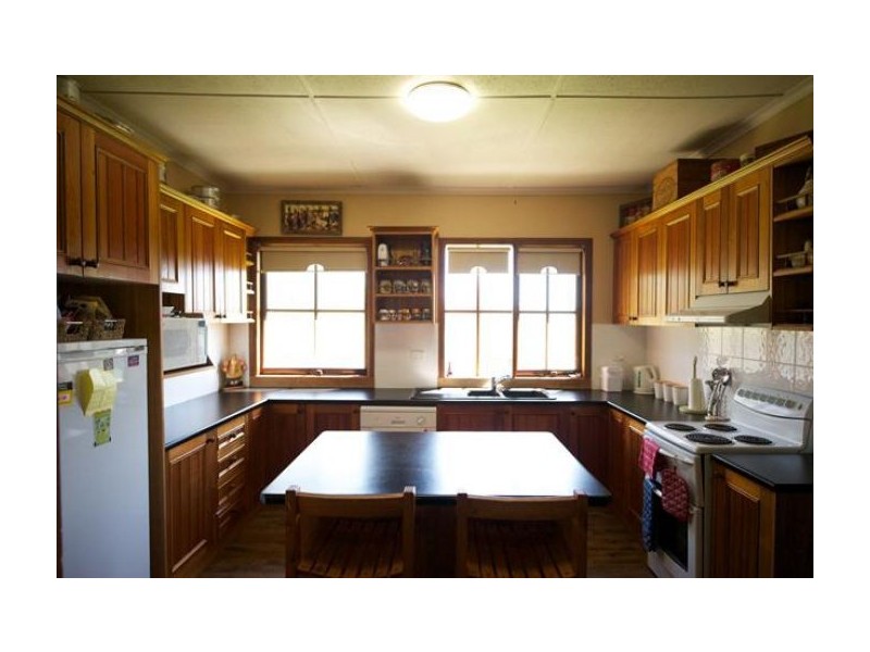 7 Dickson St, Woomargama NSW 2644