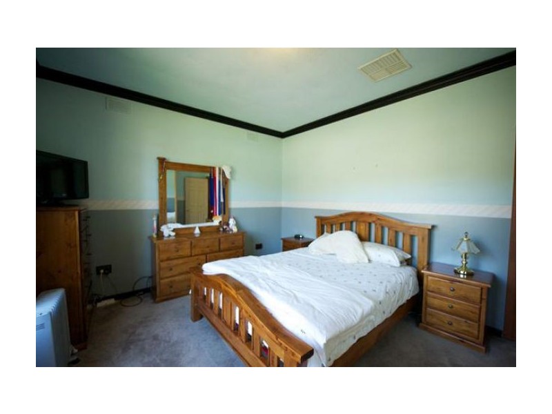 7 Dickson St, Woomargama NSW 2644