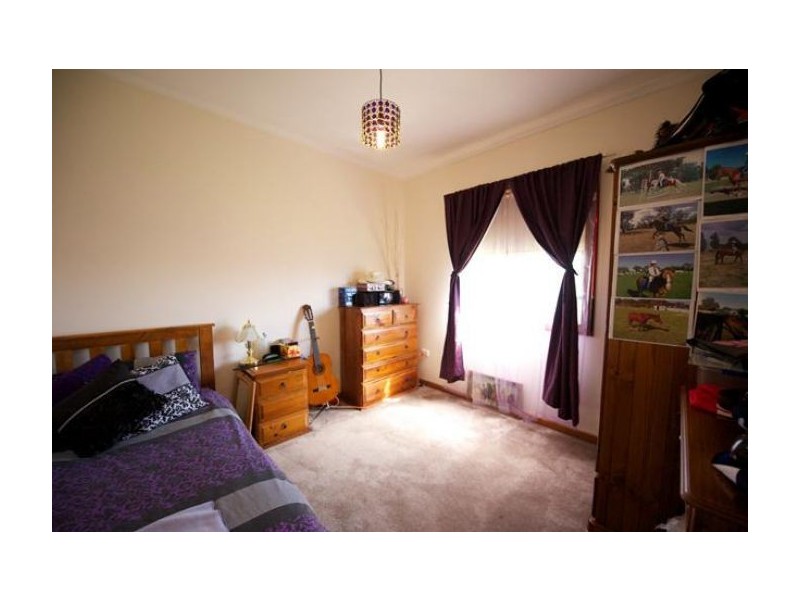 7 Dickson St, Woomargama NSW 2644