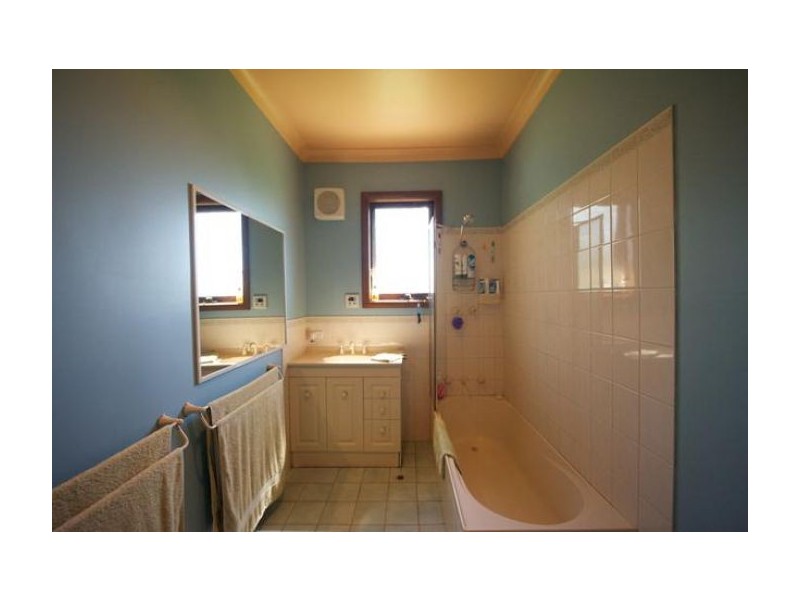7 Dickson St, Woomargama NSW 2644
