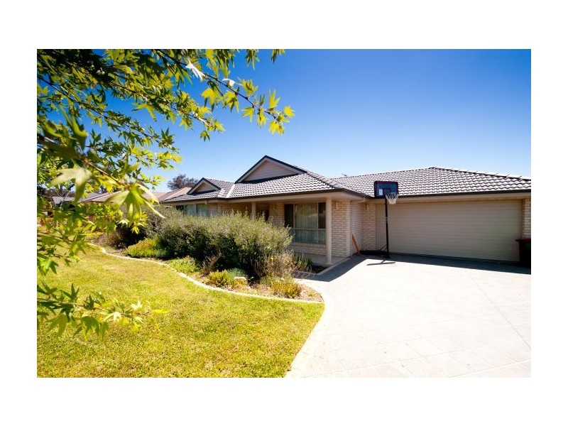 20 Squirrel Glider Dr, Thurgoona NSW 2640