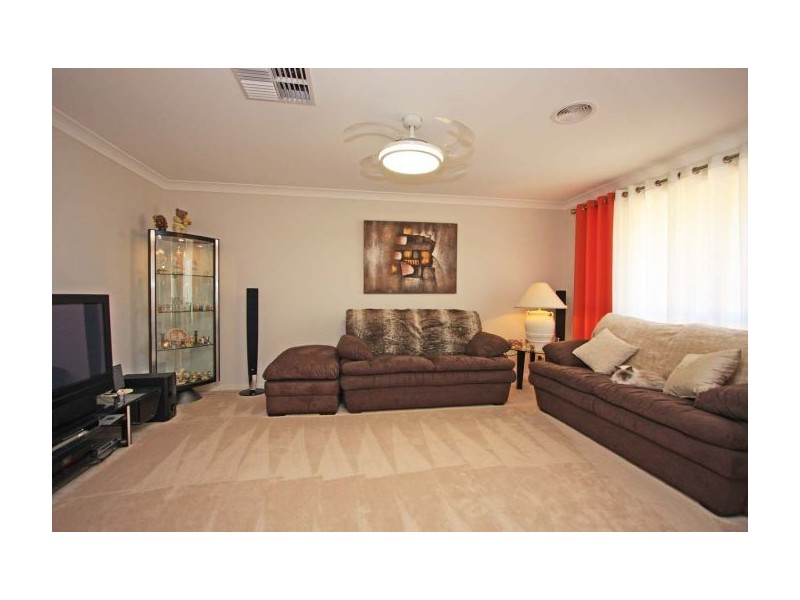 20 Squirrel Glider Dr, Thurgoona NSW 2640