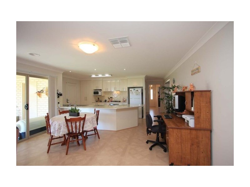 20 Squirrel Glider Dr, Thurgoona NSW 2640