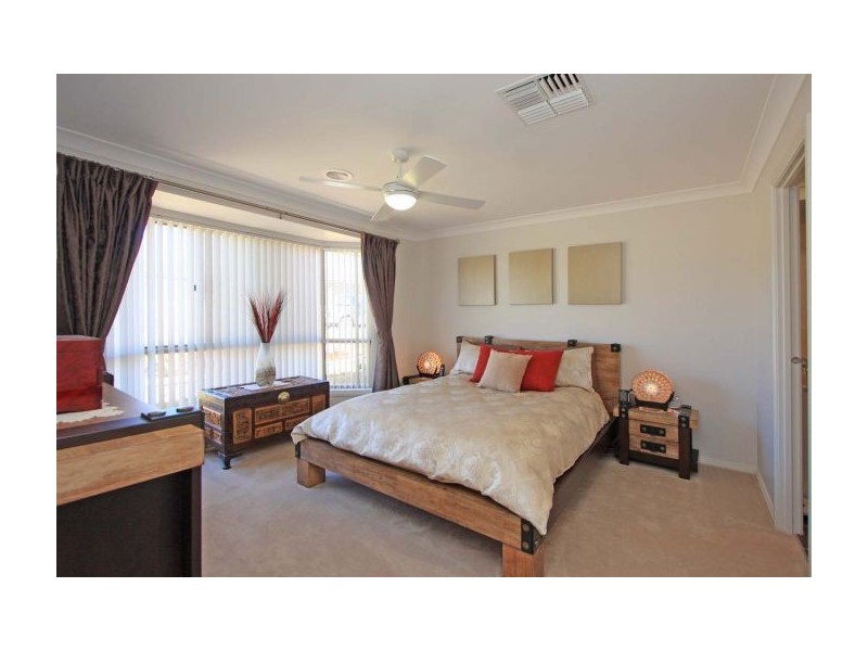 20 Squirrel Glider Dr, Thurgoona NSW 2640