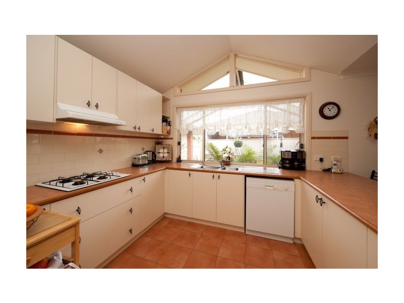 20 Faithful Street, Lavington NSW 2641