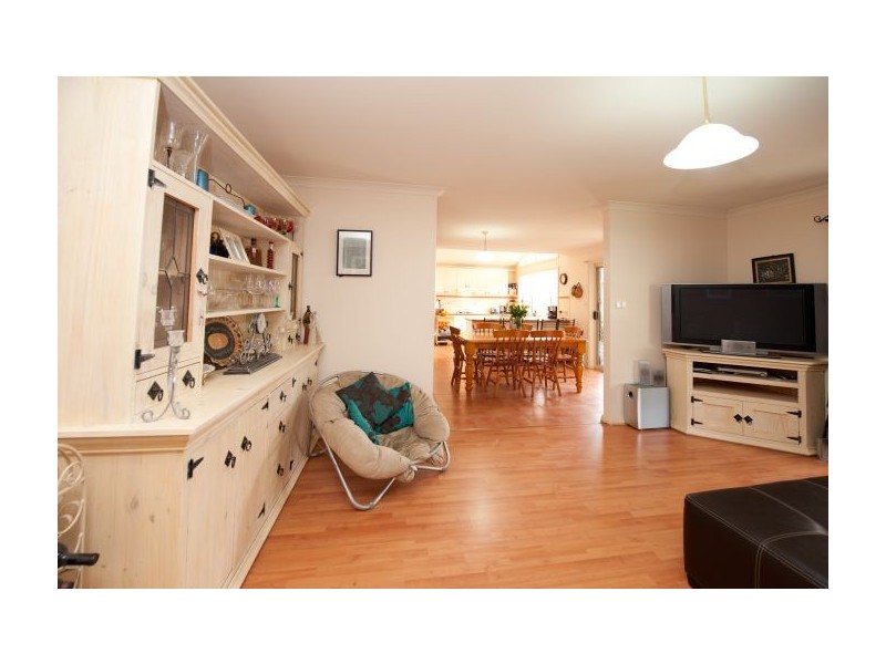 20 Faithful Street, Lavington NSW 2641