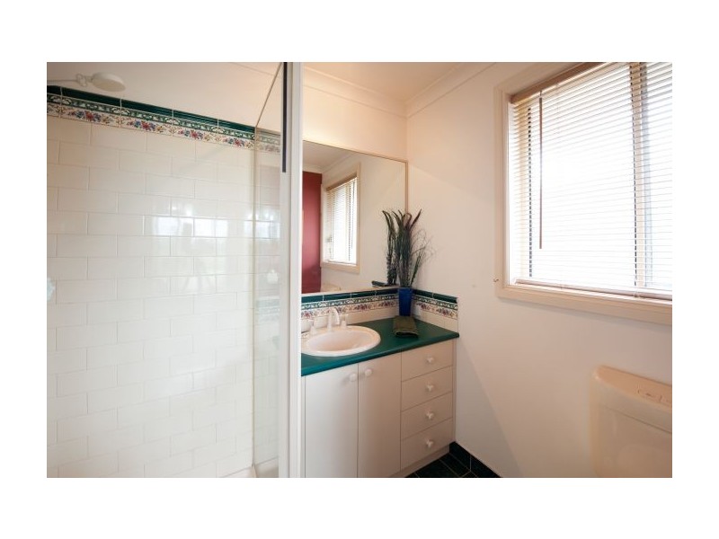 20 Faithful Street, Lavington NSW 2641