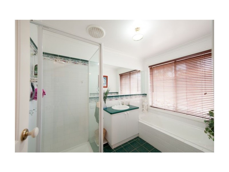 20 Faithful Street, Lavington NSW 2641