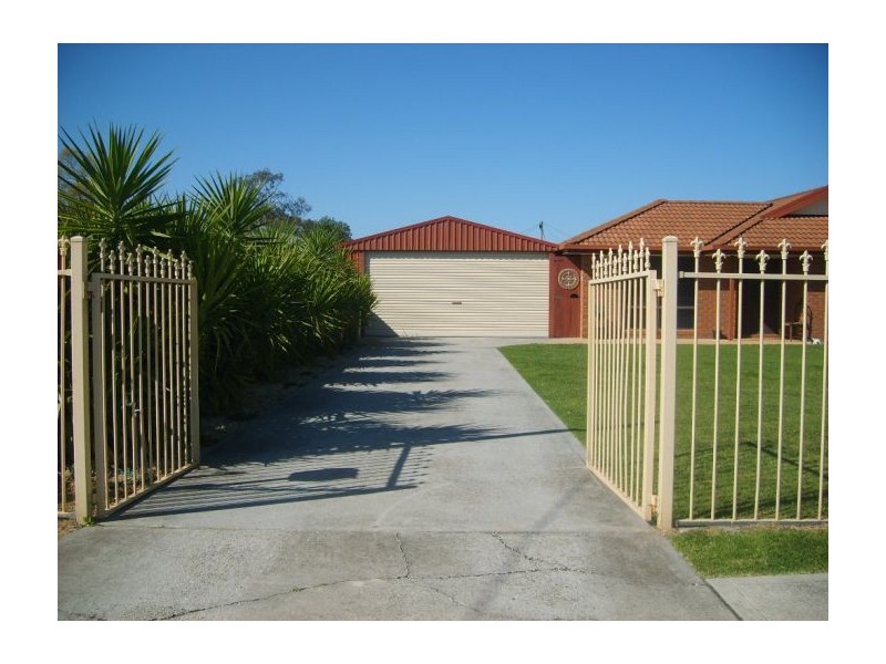 533 Schaeffer Street, Lavington NSW 2641