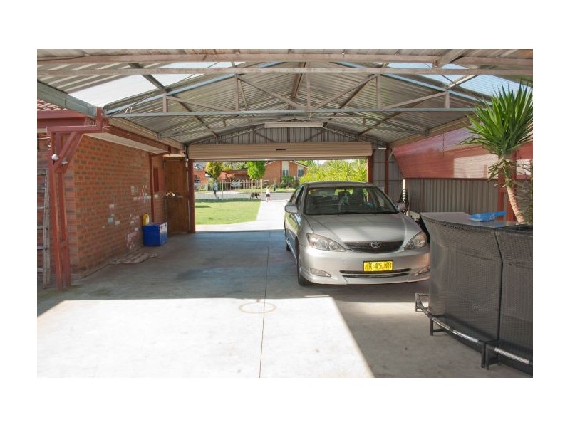 533 Schaeffer Street, Lavington NSW 2641