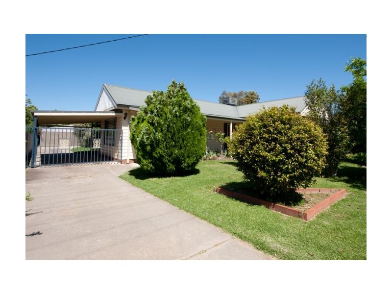 334 Eden St, Lavington NSW 2641