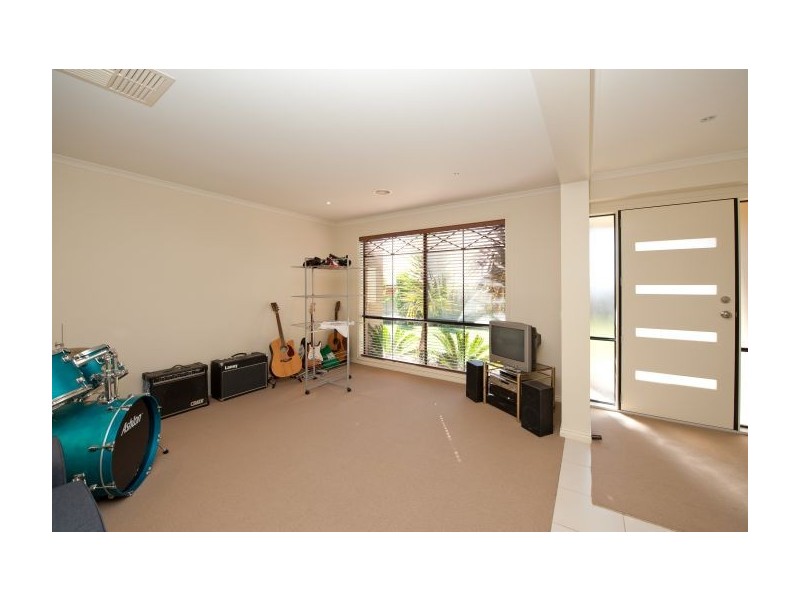 18 Rosewood Court, Thurgoona NSW 2640