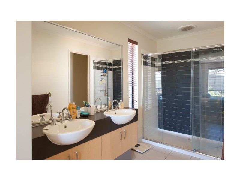 18 Rosewood Court, Thurgoona NSW 2640