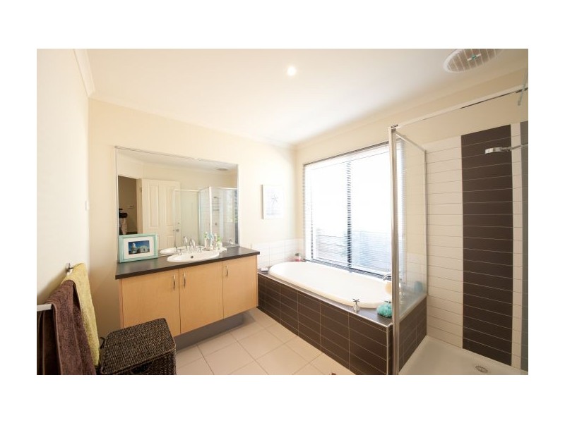 18 Rosewood Court, Thurgoona NSW 2640