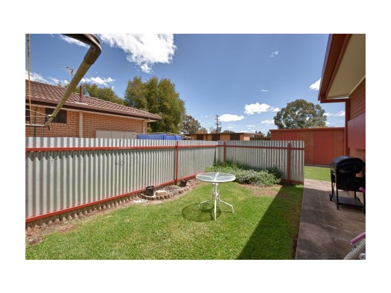 1/614 Hague Street, Lavington NSW 2641