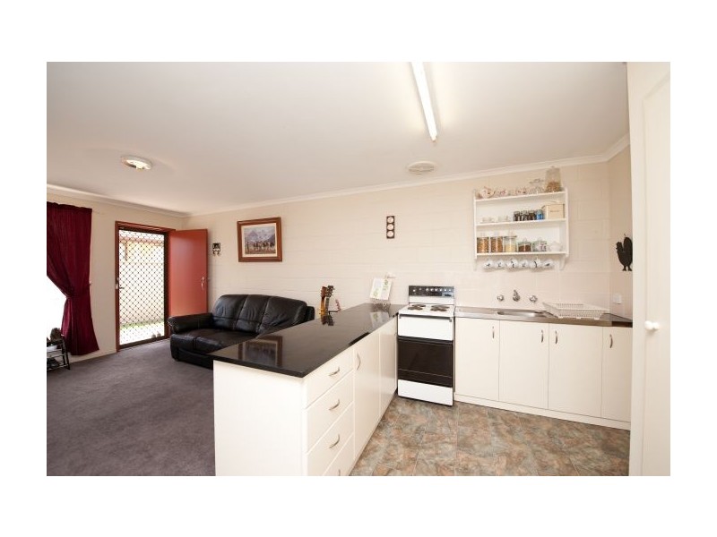 1/614 Hague Street, Lavington NSW 2641