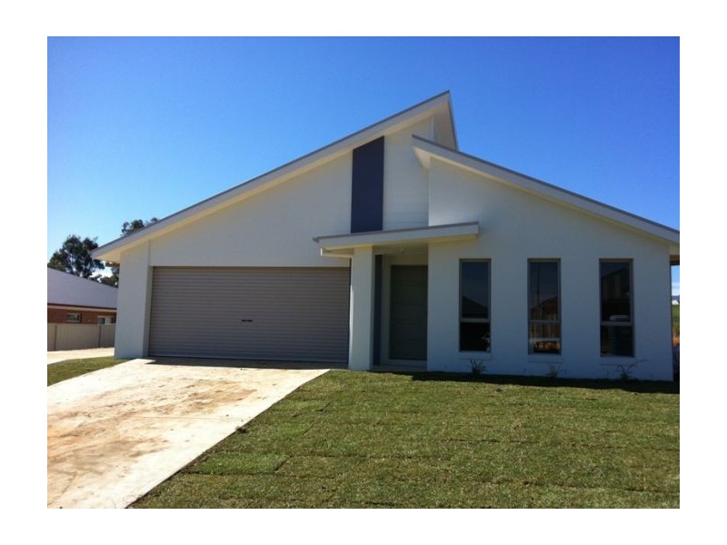 1/32 Whitton Drive, Thurgoona NSW 2640