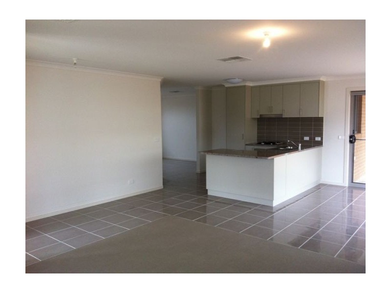 1/32 Whitton Drive, Thurgoona NSW 2640