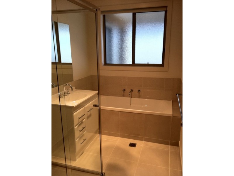 1/32 Whitton Drive, Thurgoona NSW 2640