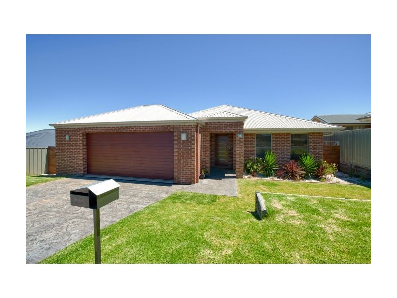 16 Bullfrog Crt, Thurgoona NSW 2640