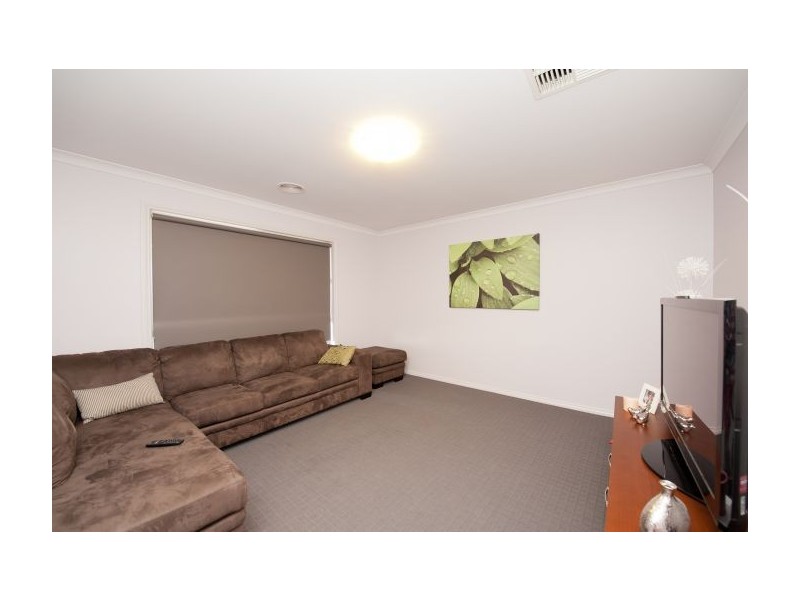 16 Bullfrog Crt, Thurgoona NSW 2640