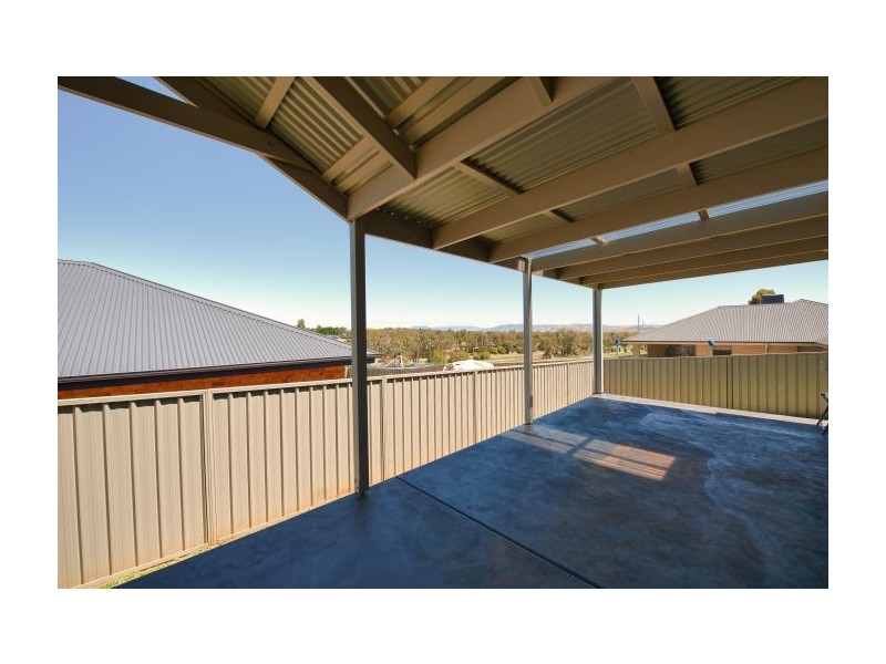 16 Bullfrog Crt, Thurgoona NSW 2640