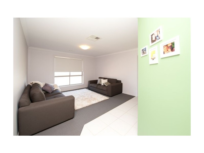 16 Bullfrog Crt, Thurgoona NSW 2640