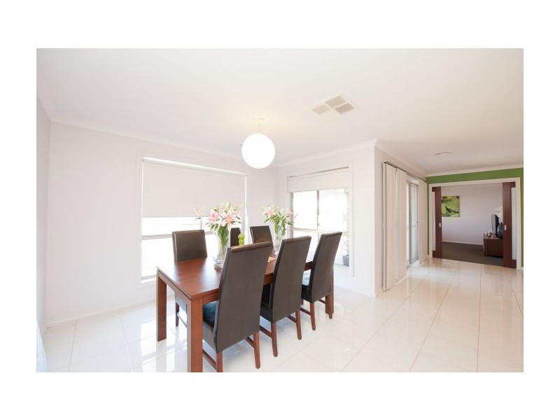 16 Bullfrog Crt, Thurgoona NSW 2640