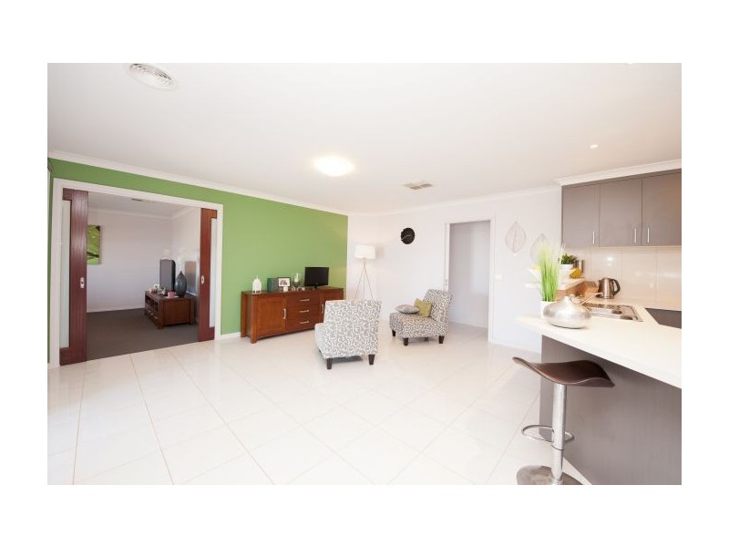 16 Bullfrog Crt, Thurgoona NSW 2640